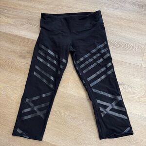 Alo Cropped Black Leggings
